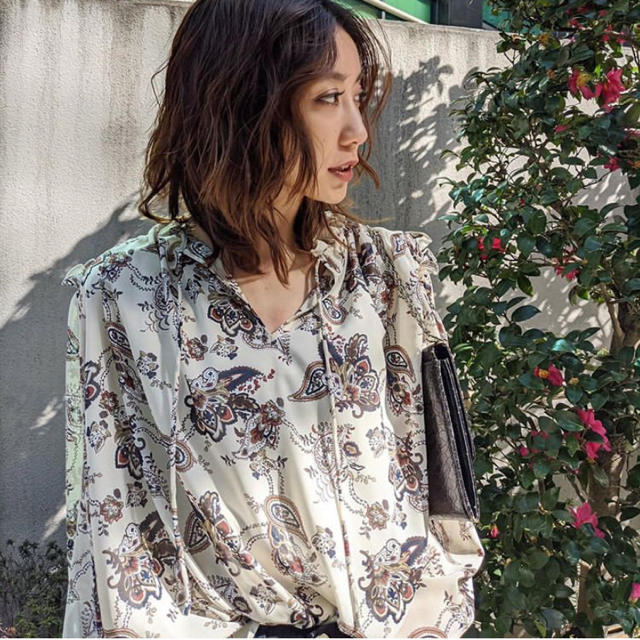 moussy  ペイズリー柄　ブラウス　新作　春服　アイボリー　ホワイト　白