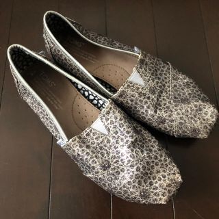 トムズ(TOMS)のTOMS シルバースリッポン 8(スリッポン/モカシン)