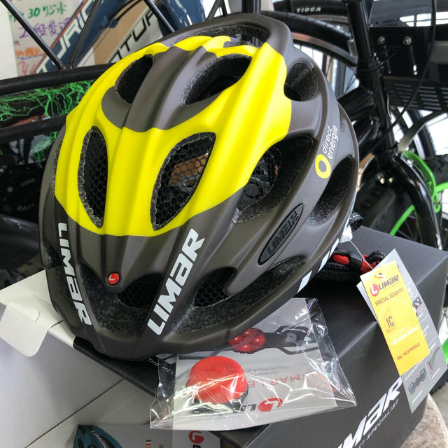 22個の通気孔新品 LIMAR（リマール） ロード用ヘルメット ULTRALIGHT+