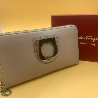 サルヴァトーレフェラガモ(Salvatore Ferragamo)のフェラガモ　レザー長財布(財布)