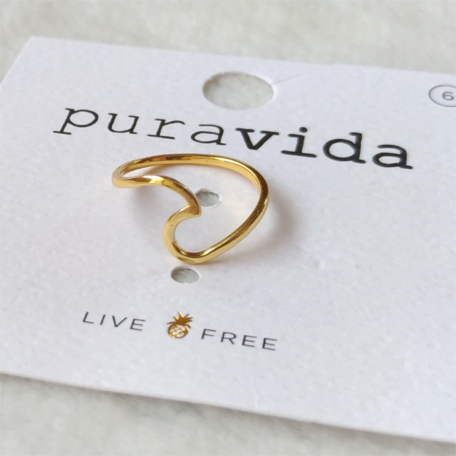 Pura Vida(プラヴィダ)のPura vida リング 指輪 ウェーブ US 6 ゴールド ロンハーマン取扱 レディースのアクセサリー(リング(指輪))の商品写真