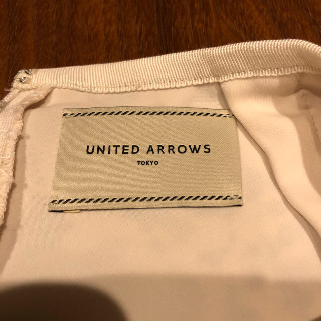 UNITED ARROWS(ユナイテッドアローズ)の美品　ユナイテッドアローズ レーススカート オフホワイト36 レディースのスカート(ひざ丈スカート)の商品写真