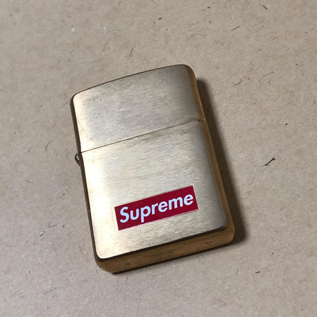 Supreme(シュプリーム)のZIPPO Supreme シュプリーム ゴールドカラー  メンズのファッション小物(タバコグッズ)の商品写真