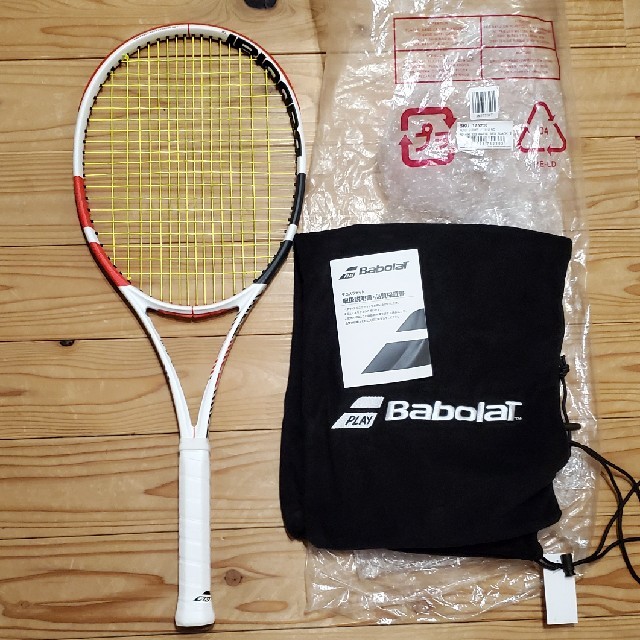 Babolat(バボラ)のピュアストライク　９８　16×19　ニューモデル　グリップ２　美品 スポーツ/アウトドアのテニス(ラケット)の商品写真