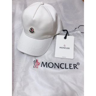 モンクレール(MONCLER)の【新品】モンクレール　キャップ　ホワイト(キャップ)