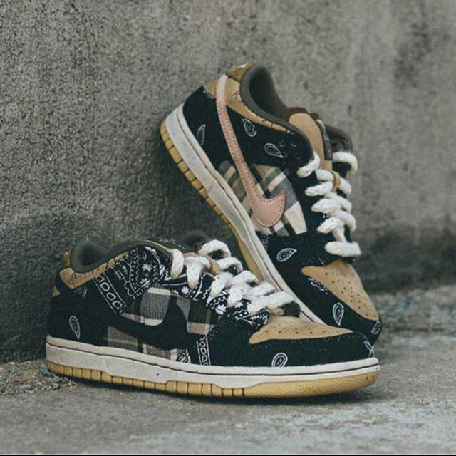 NIKE - Travis Scott × Nike SB Dunk Low