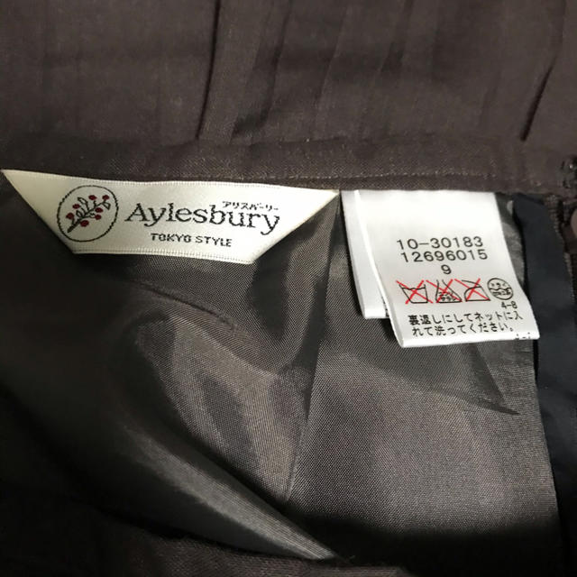 Aylesbury(アリスバーリー)の膝丈スカート　アリスバーリー　9号　茶色 レディースのスカート(ひざ丈スカート)の商品写真