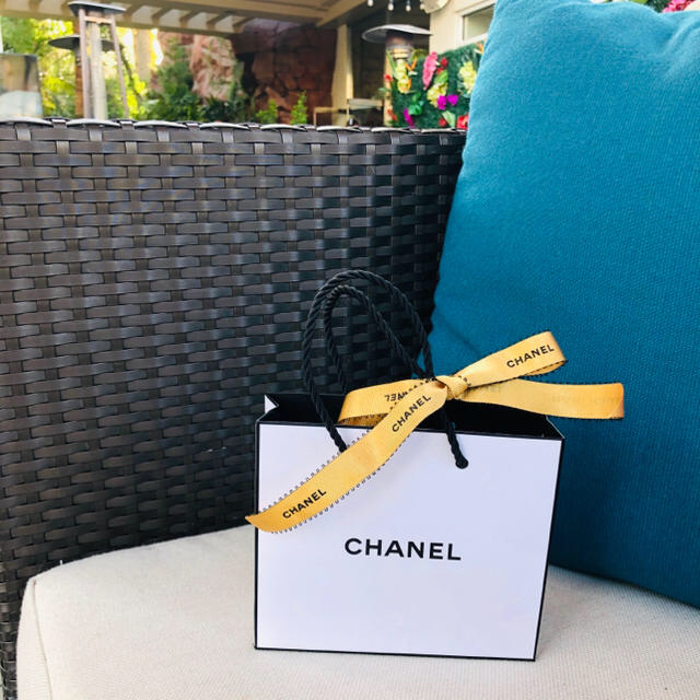 CHANEL(シャネル)のシャネル　ハイライト　ボーム エサンシエル フェイスカラー　スカルプティング コスメ/美容のベースメイク/化粧品(フェイスカラー)の商品写真