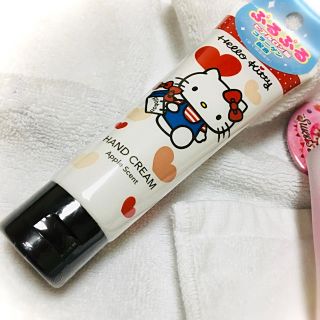 サンリオ(サンリオ)のアップルの良い香り♪/ハローキティ/ハンドクリーム(50g)(ハンドクリーム)