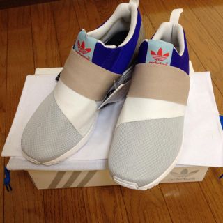 アディダス(adidas)の伊坂幸太郎氏の作品をイメージ！adidas ZXFLUX slipon(スニーカー)