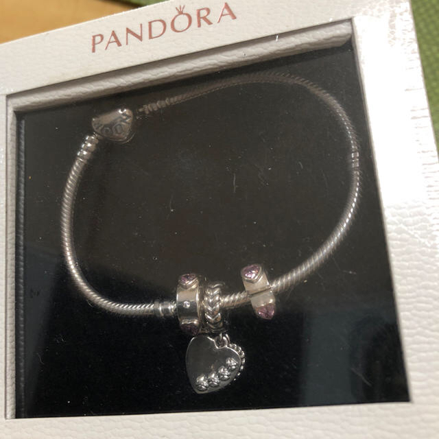 PANDORA パンドラ ブレスレットチャーム3点付き レディースのアクセサリー(ブレスレット/バングル)の商品写真