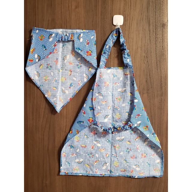 子供用エプロンと三角巾のセット 飛行機柄の通販 By りっちゃん S Shop ラクマ