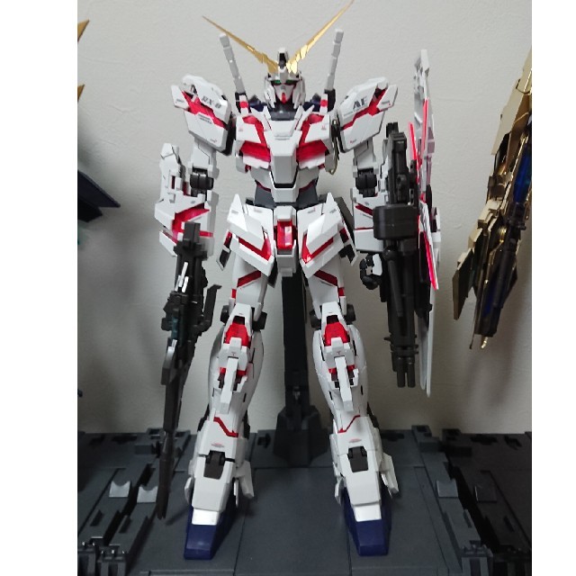 えっちゃん様専用専用 ガンプラ 完成品 素組 PG ユニコーンガンダム エンタメ/ホビーのおもちゃ/ぬいぐるみ(模型/プラモデル)の商品写真