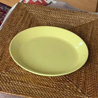 イッタラ(iittala)のittala teema イエロー　プレート17cm(食器)