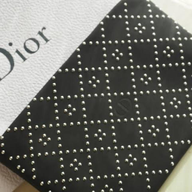 Dior(ディオール)の値下げ致しました！！ディオール　ポーチ　ノベルティ エンタメ/ホビーのコレクション(ノベルティグッズ)の商品写真