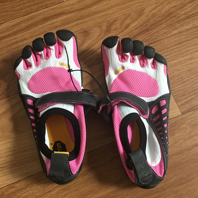 vibram(ビブラム)のVibram FiveFingers(ビブラム) JR32(20cm) キッズ/ベビー/マタニティのキッズ靴/シューズ(15cm~)(その他)の商品写真