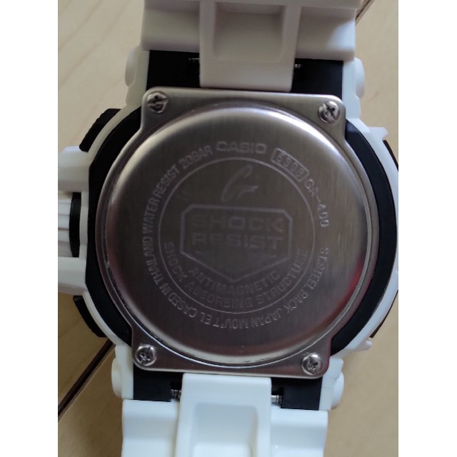G-SHOCK(ジーショック)のG-SHOCK　白　GA400  メンズの時計(腕時計(デジタル))の商品写真