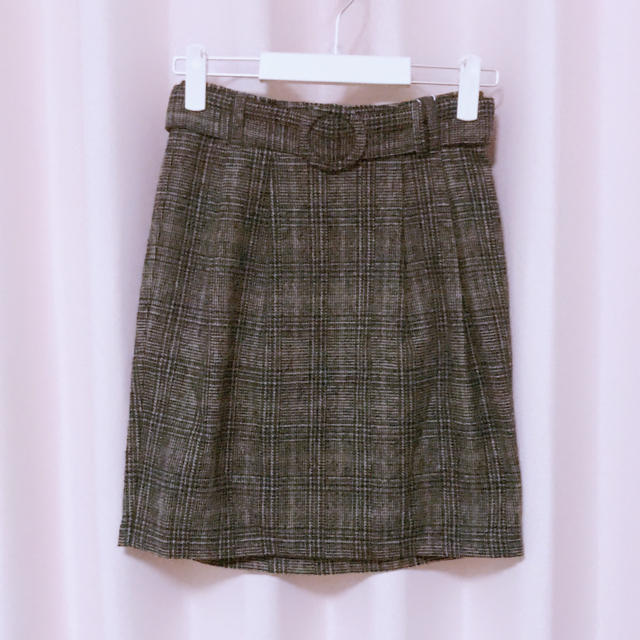 EMSEXCITE(エムズエキサイト)のベルト付きチェックスカート レディースのスカート(ミニスカート)の商品写真