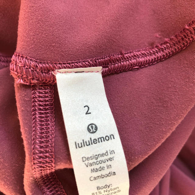 lululemon(ルルレモン)の【売却済】ルルレモンlululemon  ロング丈ピンクレギンス レディースのレッグウェア(レギンス/スパッツ)の商品写真