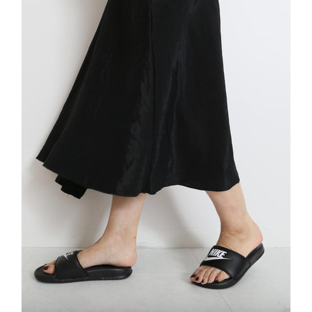 DEUXIEME CLASSE(ドゥーズィエムクラス)の新品同様⭐️ Deuxieme Classe／NIKE FLAT SANDAL レディースの靴/シューズ(サンダル)の商品写真