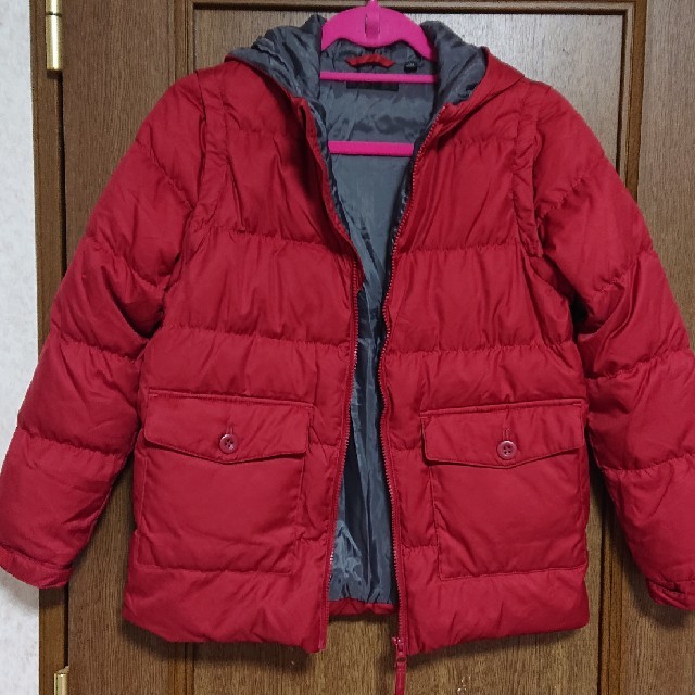 UNIQLO(ユニクロ)のUNIQLO ダウンコート 150 赤  キッズ/ベビー/マタニティのキッズ服女の子用(90cm~)(ジャケット/上着)の商品写真
