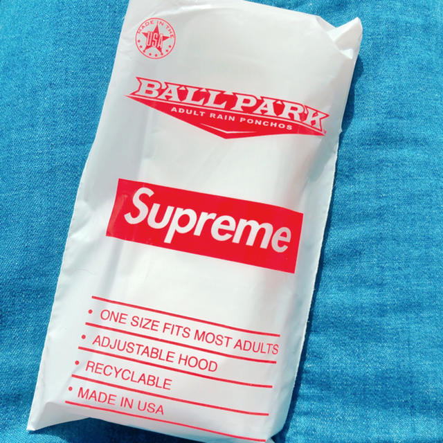 Supreme(シュプリーム)のシュプリームポンチョノベルティーsupremeカッパ メンズのトップス(パーカー)の商品写真