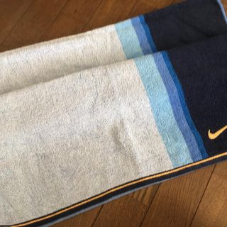 ナイキ(NIKE)のナイキ NIKE バスタオル 120×60 青系　/アディダスチャンピオン(タオル/バス用品)