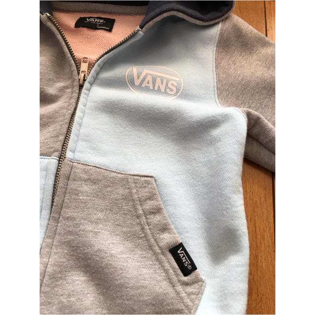 VANS(ヴァンズ)の★VANS キッズ パーカー 110㎝★ キッズ/ベビー/マタニティのキッズ服男の子用(90cm~)(ジャケット/上着)の商品写真