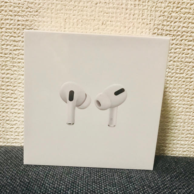 ヘッドフォン/イヤフォンAirpods pro 保証書付き