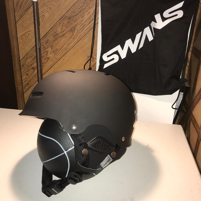 SWANS(スワンズ)のSWANSウィンタースポーツ　ヘルメット⛑ スポーツ/アウトドアのスノーボード(ウエア/装備)の商品写真