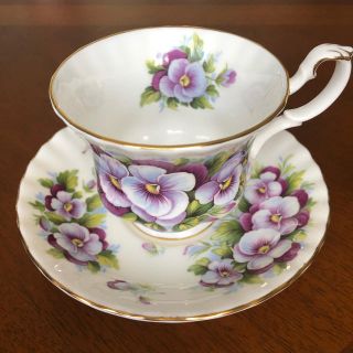 ロイヤルアルバート(ROYAL ALBERT)の【英国ビンテージ】ロイヤルアルバート★パンジービオラ★C/S 1客(食器)