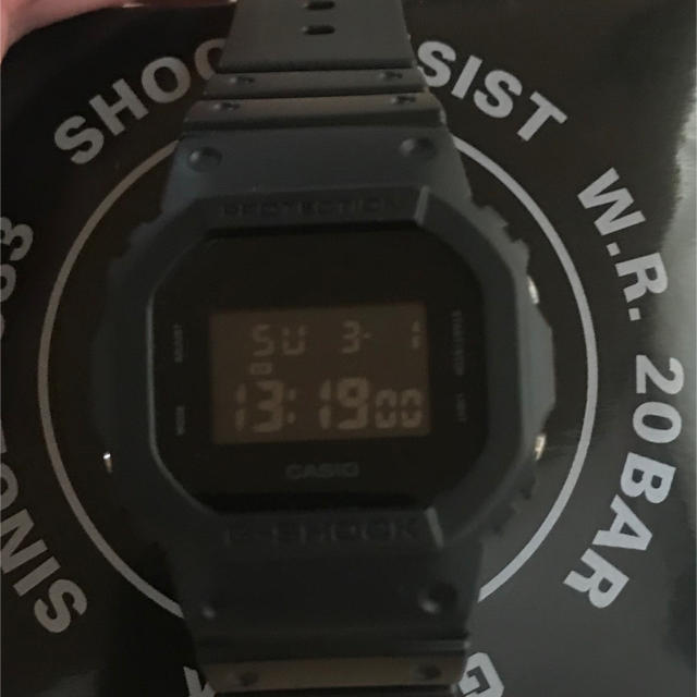 G-SHOCK(ジーショック)の極美品　CASIO G-SHOCK DW-5600BB-1ER ソリッドカラーズ メンズの時計(腕時計(デジタル))の商品写真