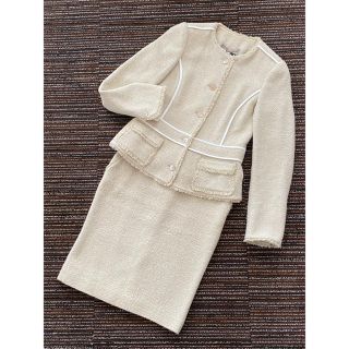 サルヴァトーレフェラガモ(Salvatore Ferragamo)のさまや様専用！撮影のみ極美品　フェラガモ　ツイードスーツ　40 42   9号(スーツ)