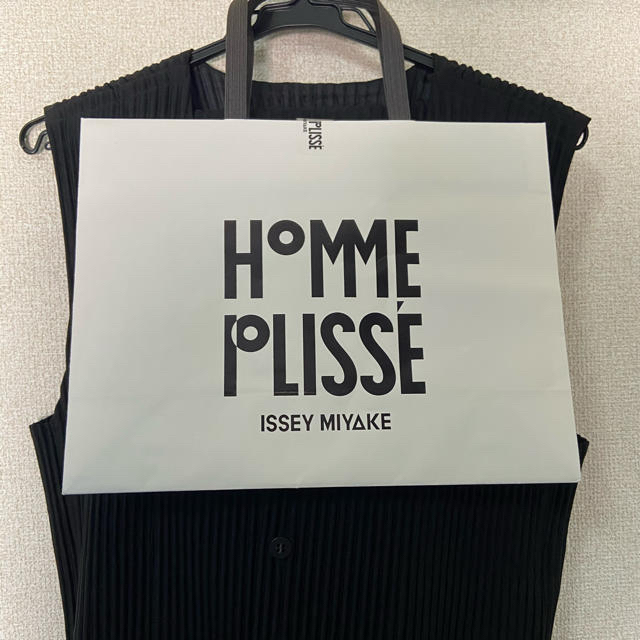 ISSEY MIYAKE(イッセイミヤケ)の美容師さん専用 プリーツベスト&プリーツパンツ セットアップ メンズのスーツ(セットアップ)の商品写真