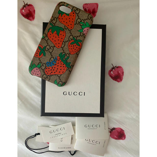 Gucci - GUCCI iPhone8ケース　いちご🍓の通販