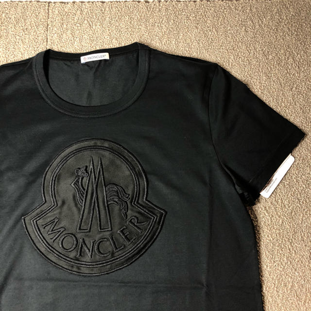 【送料無料】MONCLER（モンクレール）のTシャツ　ブラック　黒