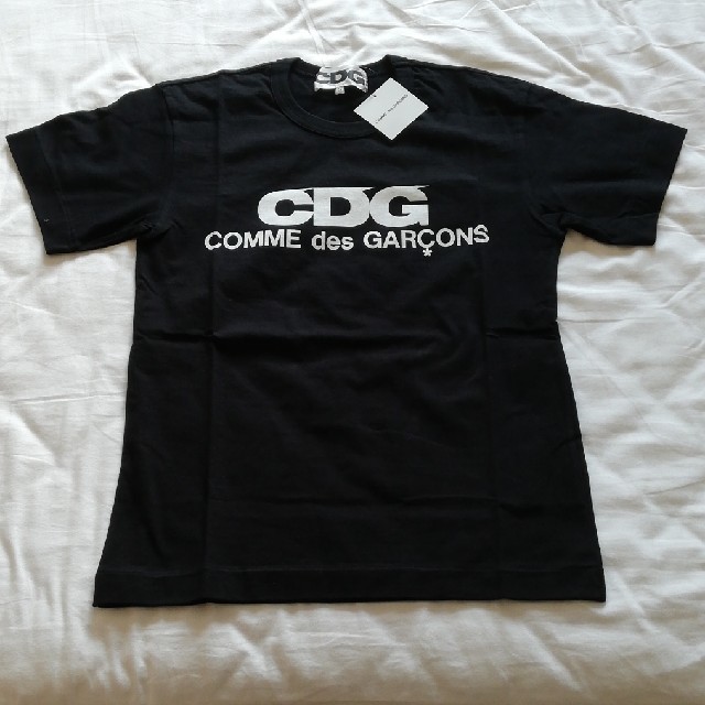 COMME des GARCONS(コムデギャルソン)の★新品★コムデギャルソン　CDG ボックスロゴTシャツ　メンズS メンズのトップス(Tシャツ/カットソー(半袖/袖なし))の商品写真