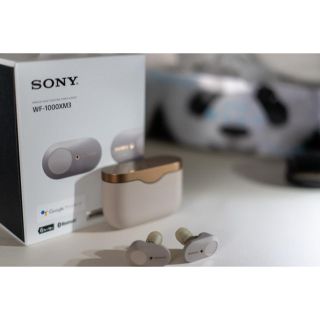 ソニー(SONY)のSONY WF 1000XM3 プラチナシルバー　美品(ヘッドフォン/イヤフォン)