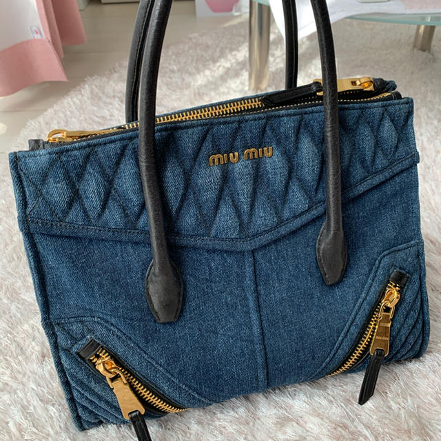 miumiu(ミュウミュウ)のmiumiu  バイカーバッグ レディースのバッグ(ハンドバッグ)の商品写真