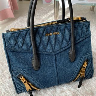 ミュウミュウ(miumiu)のmiumiu  バイカーバッグ(ハンドバッグ)