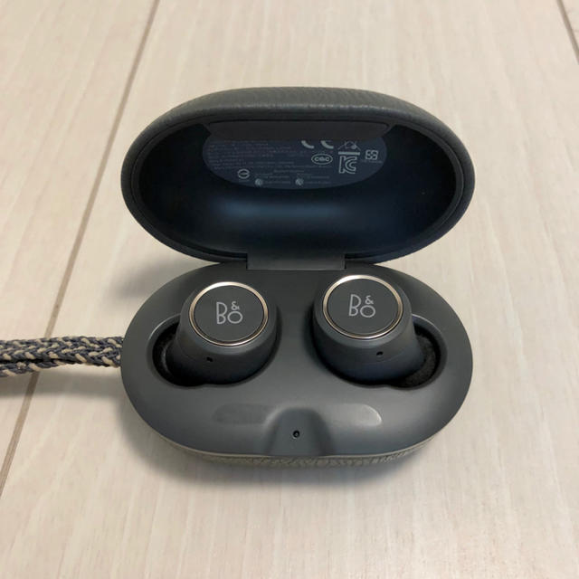 B\u0026O PLAY BEOPLAY E8 BLACK【充電器・イヤーピース付】