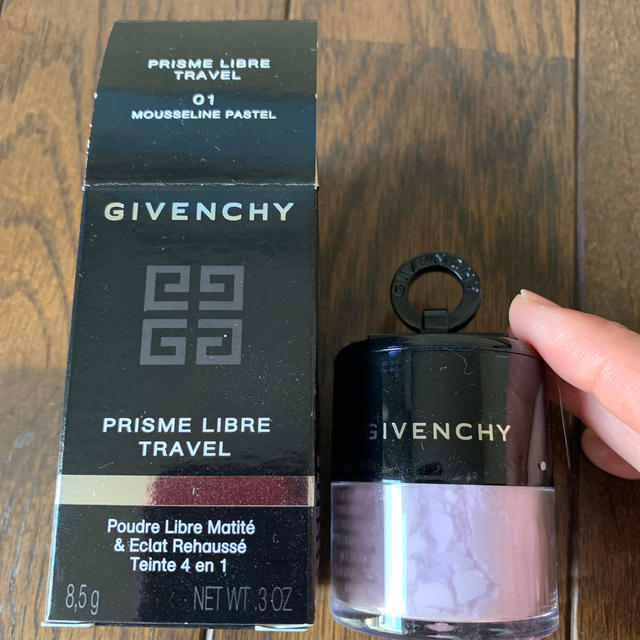 GIVENCHY(ジバンシィ)のジバンシー　フェイスパウダー　ルースパウダー コスメ/美容のベースメイク/化粧品(フェイスパウダー)の商品写真