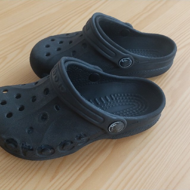 crocs(クロックス)のキッズ　クロックス　17.5cm 18cm サイズ表記10 11 キッズ/ベビー/マタニティのキッズ靴/シューズ(15cm~)(サンダル)の商品写真