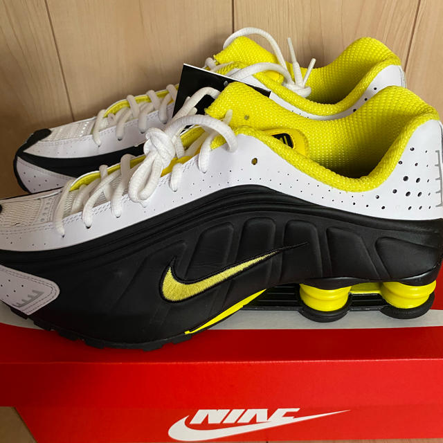 NIKE SHOCKS R4 28.5cm  定価以下