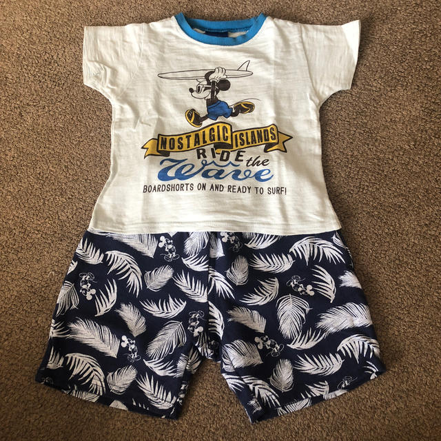 Disney(ディズニー)のミッキーマウスセットアップ キッズ/ベビー/マタニティのキッズ服男の子用(90cm~)(Tシャツ/カットソー)の商品写真