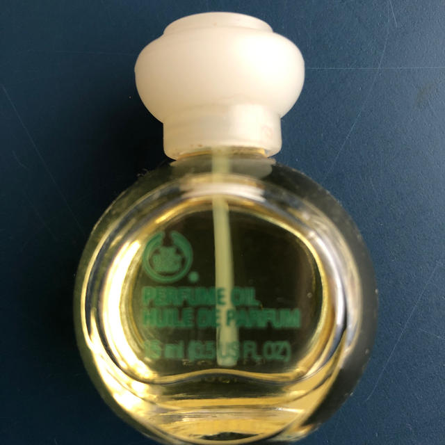 THE BODY SHOP(ザボディショップ)のＺＥＰＨＹ &  ＺＲＸ  様専用　ボディショップ　ＰＥＲＦＵＭＥ  ＯＩＬ コスメ/美容のリラクゼーション(アロマオイル)の商品写真