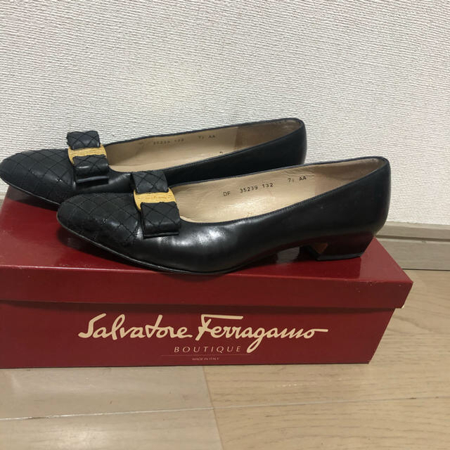 Salvatore Ferragamo(サルヴァトーレフェラガモ)のフェラガモパンプス⭐︎中古 レディースの靴/シューズ(ハイヒール/パンプス)の商品写真