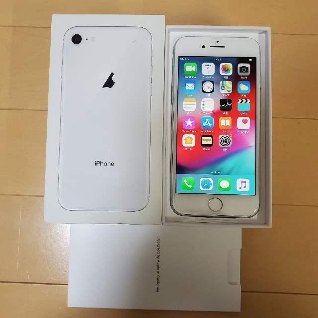 Apple(アップル)の未使用 SIMフリー iPhone 8 64GB シルバー  スマホ/家電/カメラのスマートフォン/携帯電話(スマートフォン本体)の商品写真