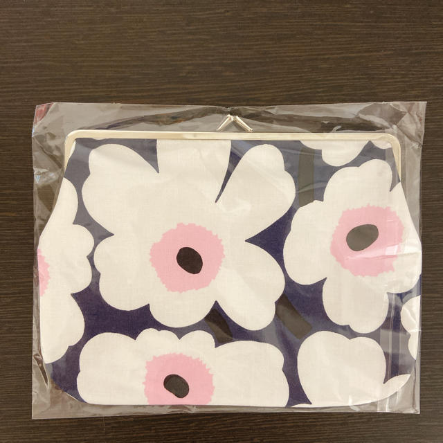 marimekko(マリメッコ)の新品　フィンエアー限定　marimekko マリメッコ　2点セット インテリア/住まい/日用品の日用品/生活雑貨/旅行(日用品/生活雑貨)の商品写真