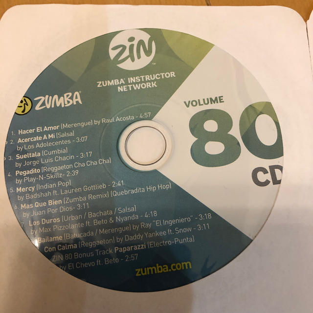 Zumba(ズンバ)のZin80 【CD 、 DVD】2枚セット スポーツ/アウトドアのトレーニング/エクササイズ(トレーニング用品)の商品写真